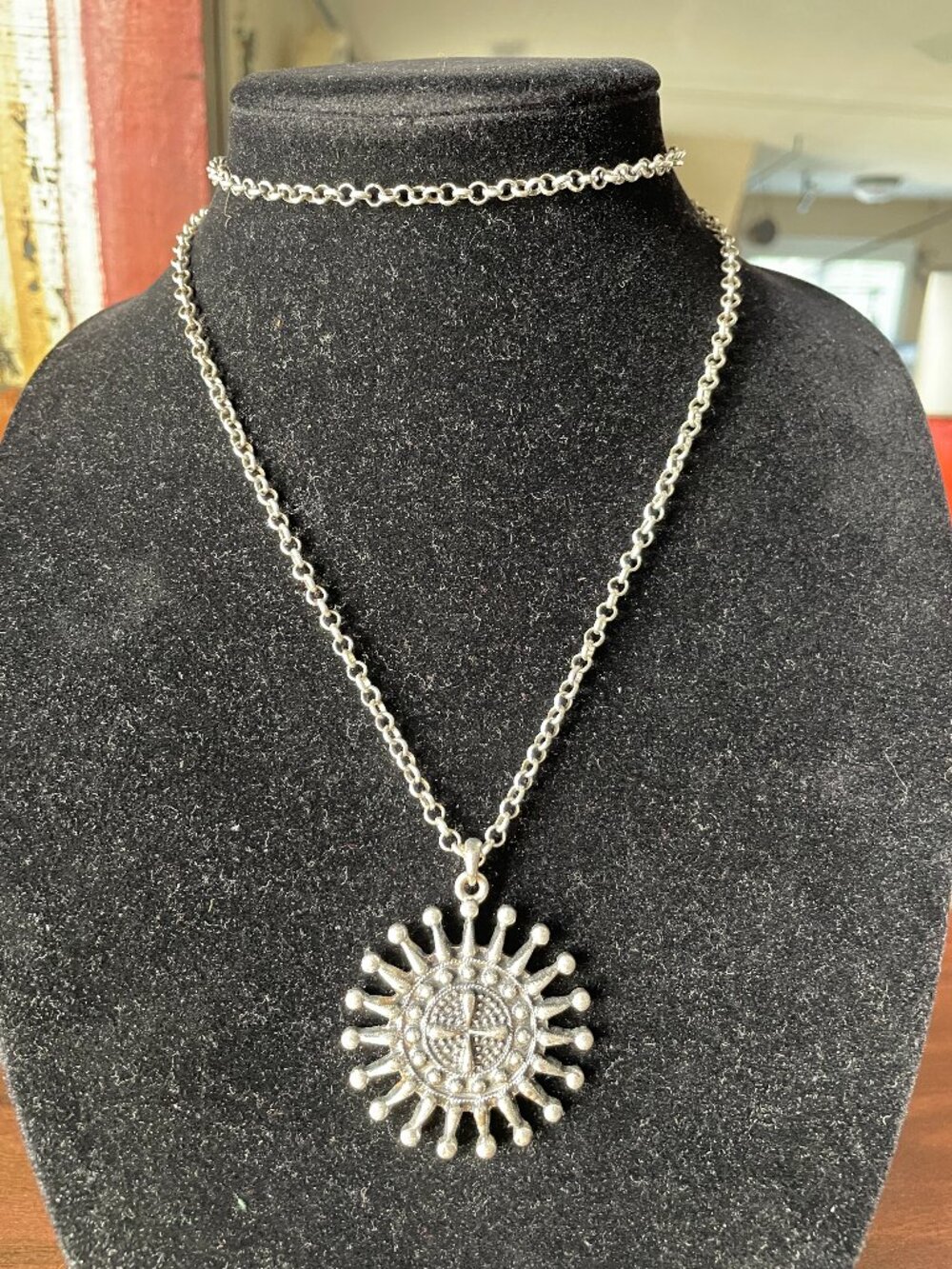Vintage Lucky Brand Silver Tone Sunburst Medallion Pendant Necklace